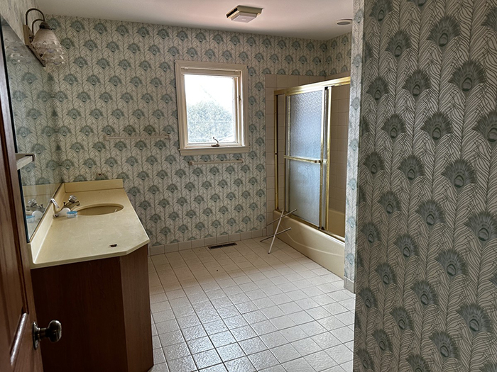 Bathroom remodeled by ADS Building and Remodeling - Before