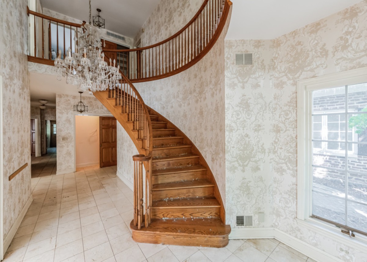 Hallway Renovations in Chicagoland picture