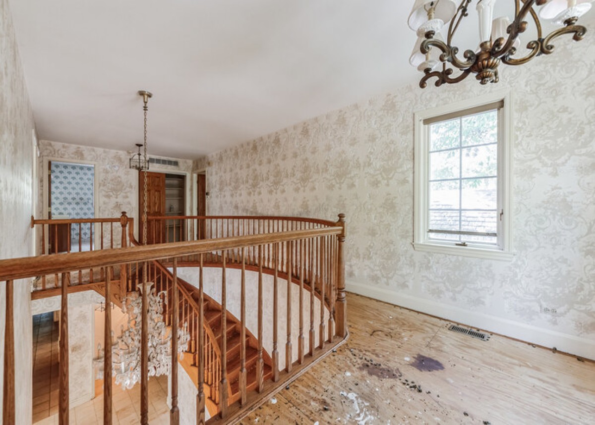 Hallway Renovations in Chicagoland picture