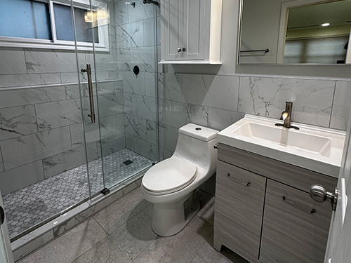 Sleek and Timeless Bathroom Design